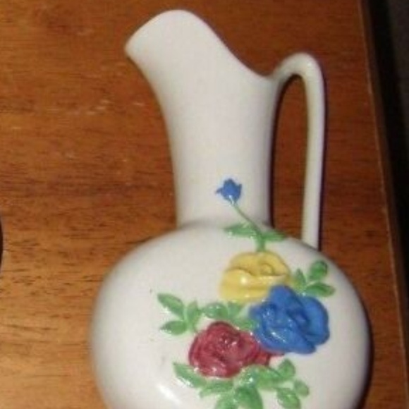 Vintage Floral Raised 3D-like Designed Jug Vase